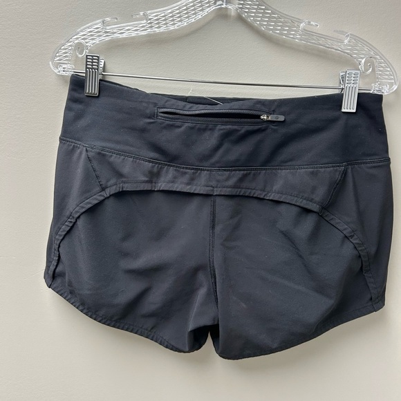 Lululemon Black Low Rise Speed Up Shorts - Picture 2 of 4